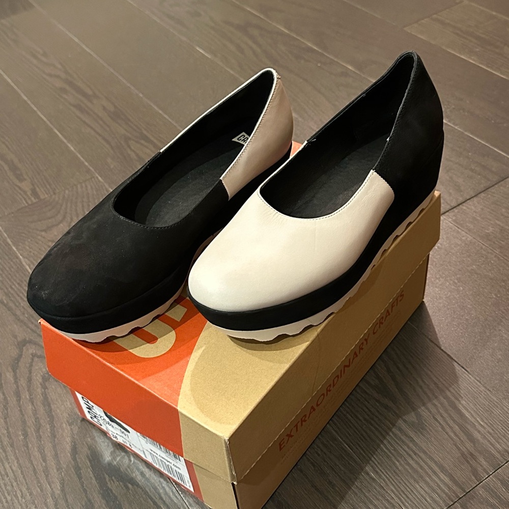 Women's Camper Black and Cream Slip-On Mules